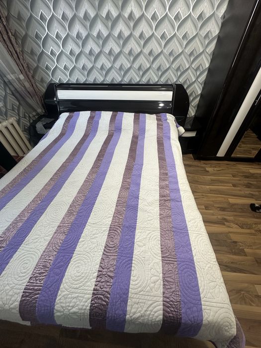 Продам спальный гарнитур