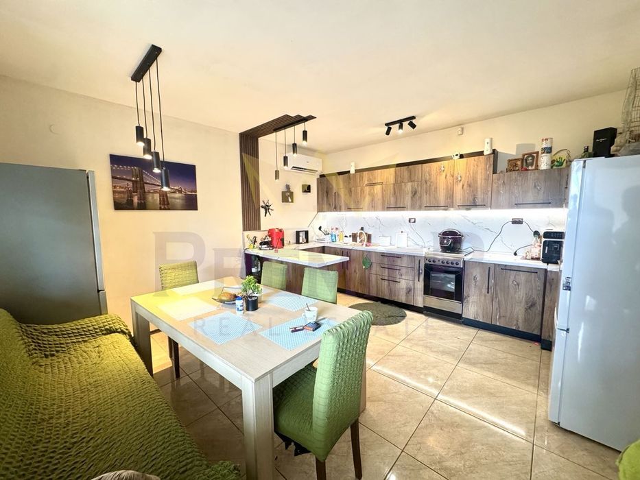 Продава се Къща в Варна, Възраждане 3 - 160 кв.м за 1938 €/кв.м - Снимка #4