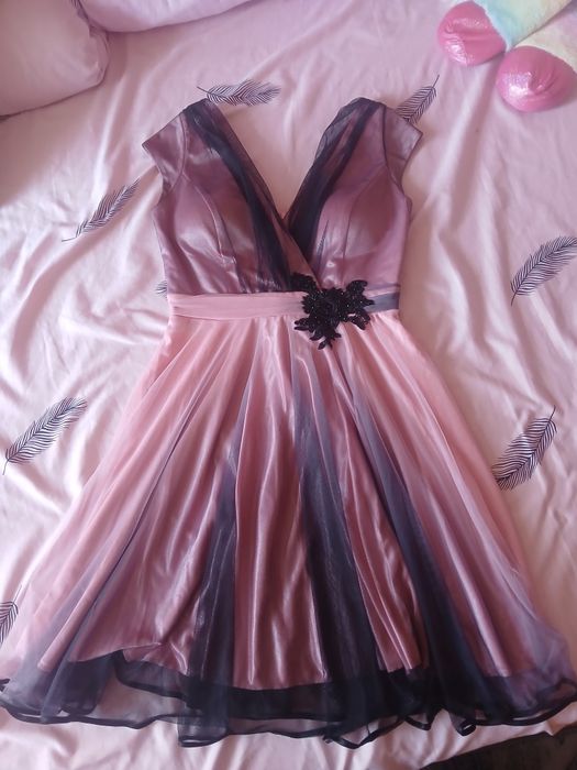 Este o rochie de zi de noapte