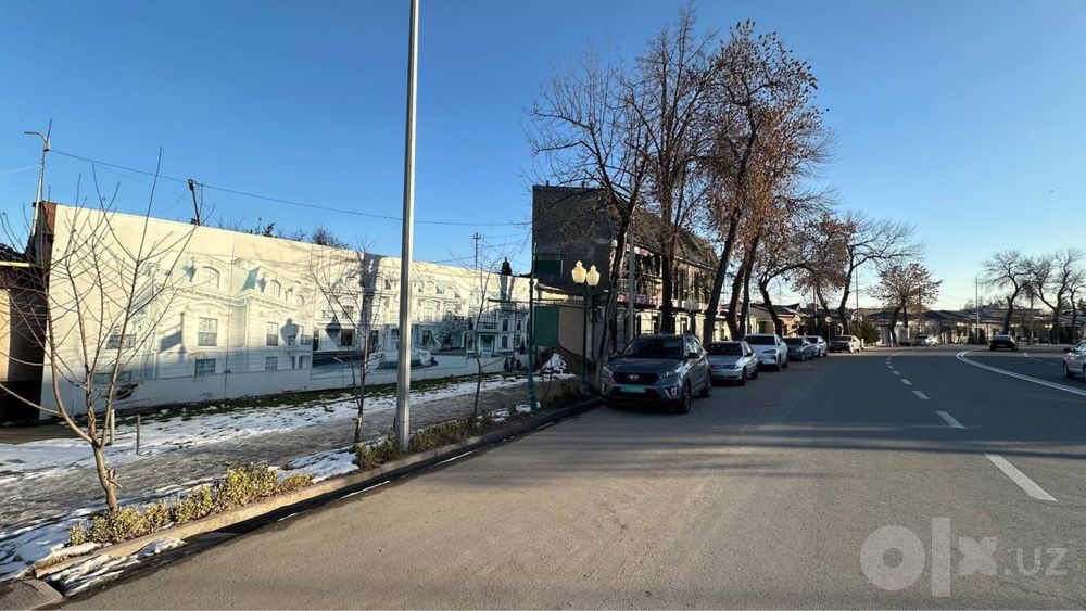ПРОДАЁТСЯ Земля - 11 соток в центре.