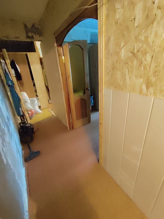 Продам 2 х комн. 2-20,  2 этаж.