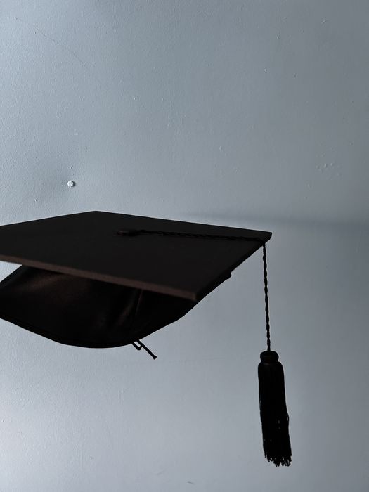 Продам шляпу выпускника