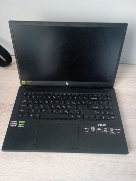 Acer nitro v15 с мышью и ковриком