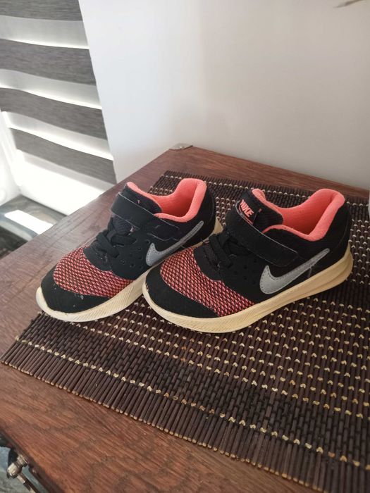 Маратонки Nike 26