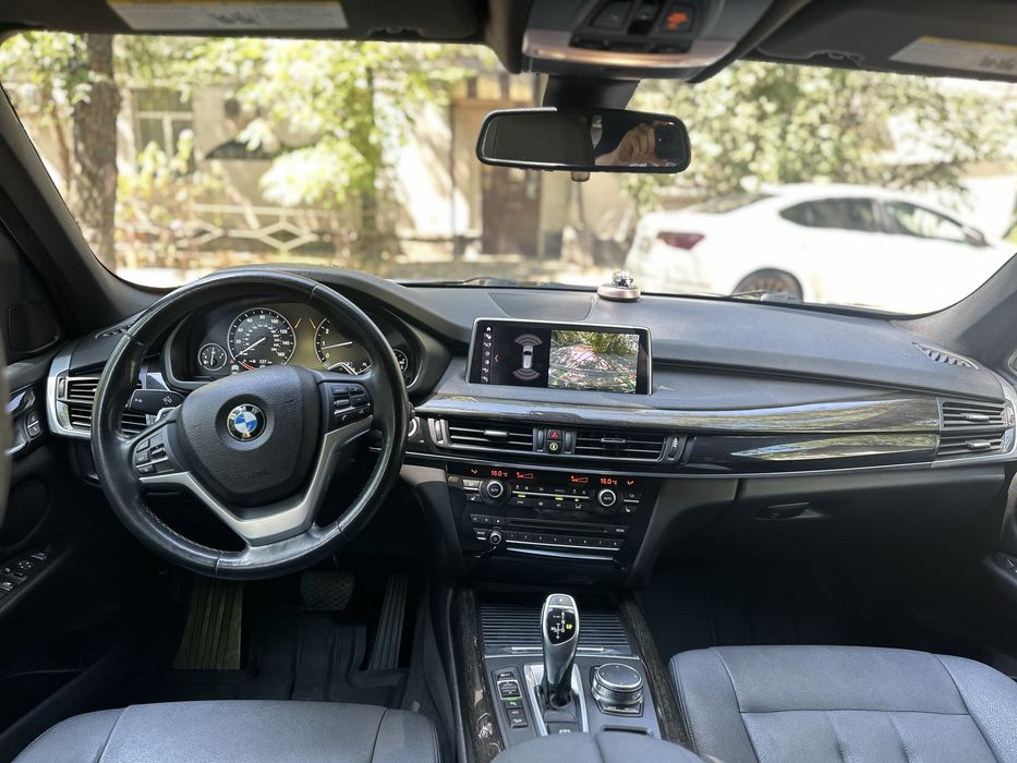 Продам BMW X5 3.0 в идеальном состоянии