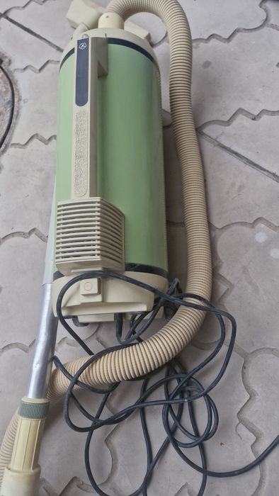 Пылесос ракета в рабочем состоянии.