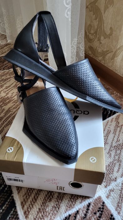 Женская обувь кожаная