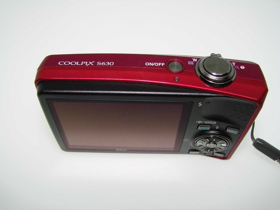 Nikon Coolpix S630 компактен розов фотоапарат в отлично състояние като НОВ - дигитална камера в уникален магента цвят пълен комплект работи отлично