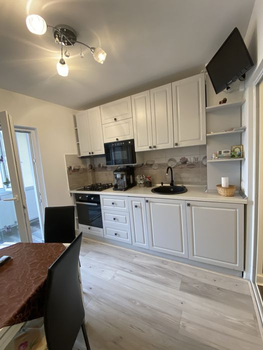 Apartament 2 camere decomandat, renovat complet - etaj 3/4, zona de su