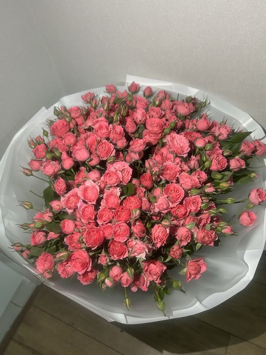 Кустовые розы 90 см