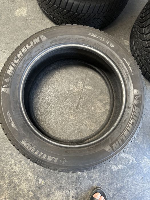 235/55/19 Michelin