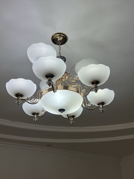 Люстра девяти рожковая