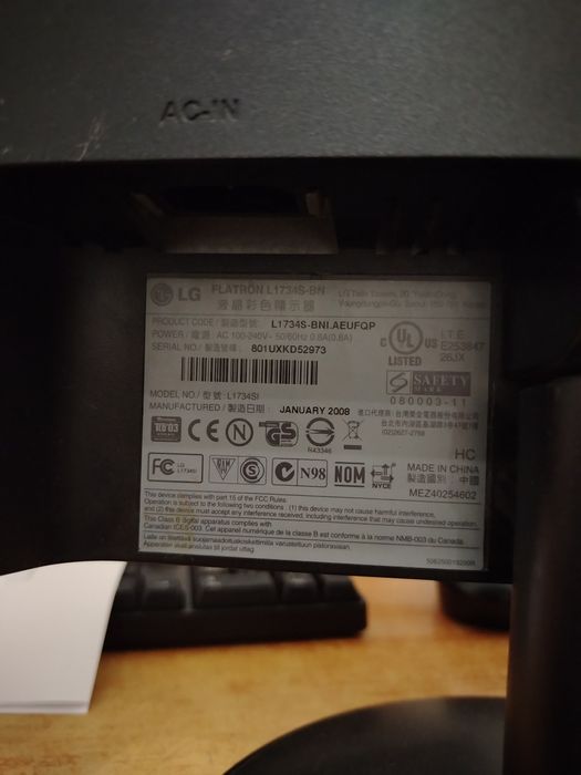 Продаётся монитор LG 17"