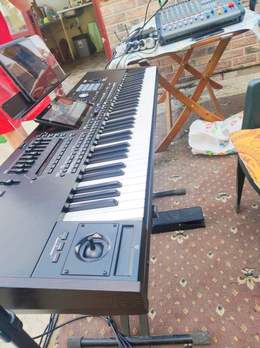 De închiriat Sistem Xa cu 8 FBT maxx 60 , 2 Dynacord 152. mixer mic.
