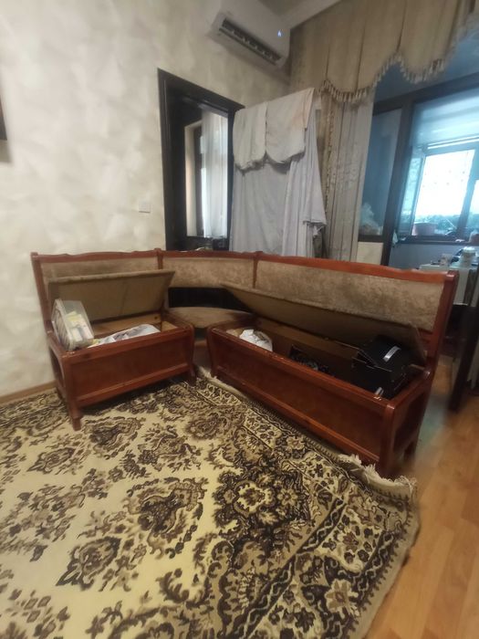 Кухонный уголок в хорошем состояние