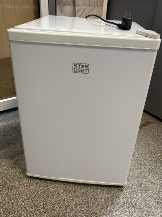 Хладилник с вътрешна камера