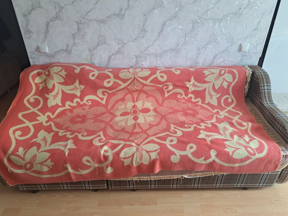 Продам шерстяное одеяло