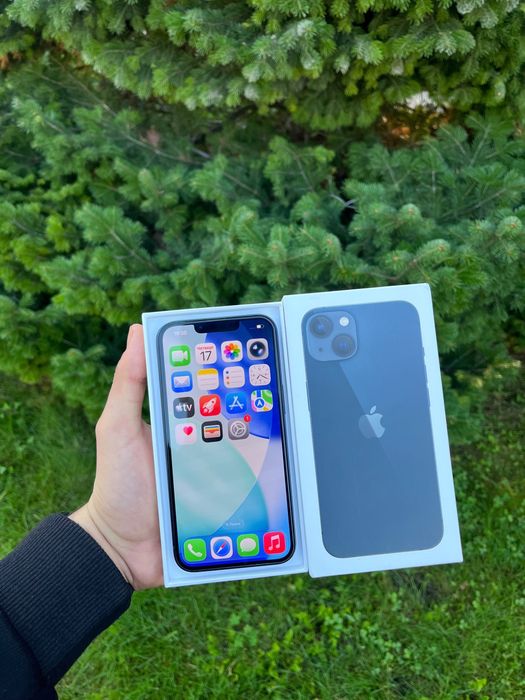 iPhone 13  128ГБ  ИДЕАЛ