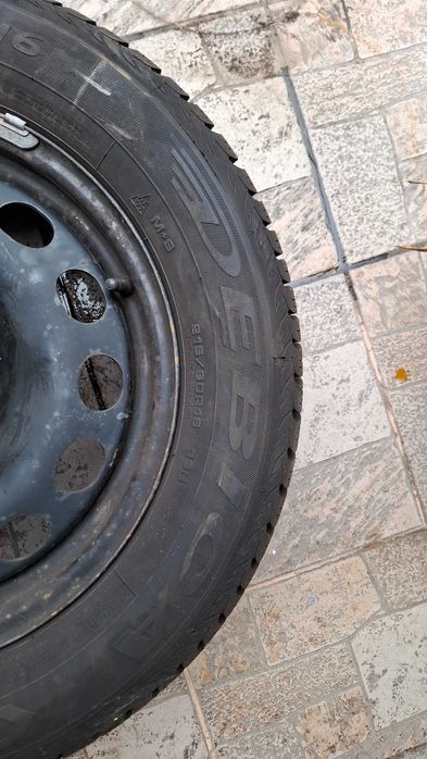 Vand 4 Cauciucuri de iarna 215/60R16 +Jante+Capace -se vand si separat