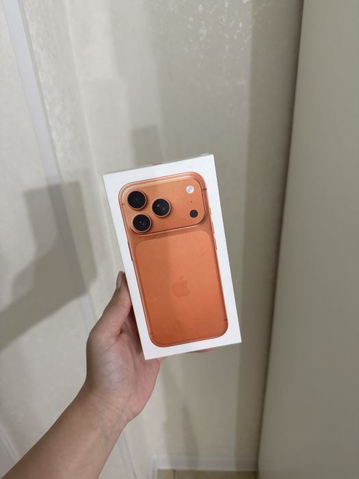 iPhone 17 Pro  макс оранжевый 256GB