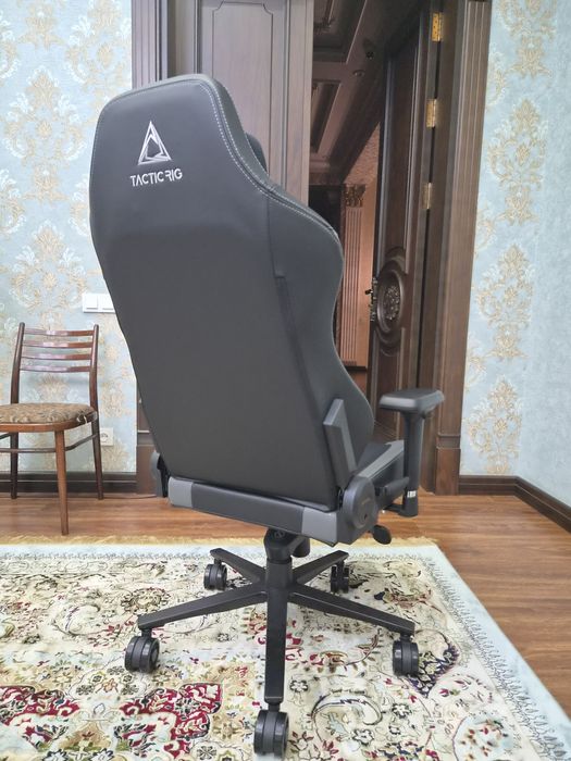 Игровое кресло TacticRIG Panther Pro