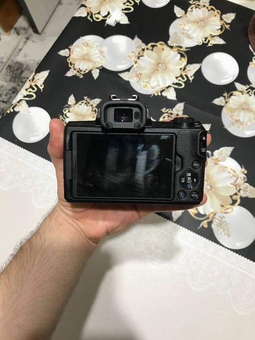 Canon m50 mark 2 sotiladi