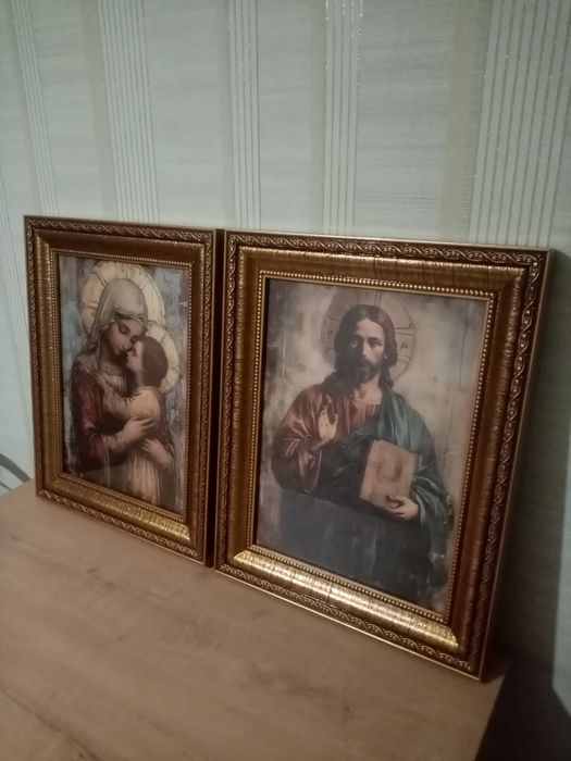 Продам две  иконы!