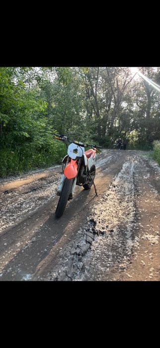 Продам эндурик на мотардах