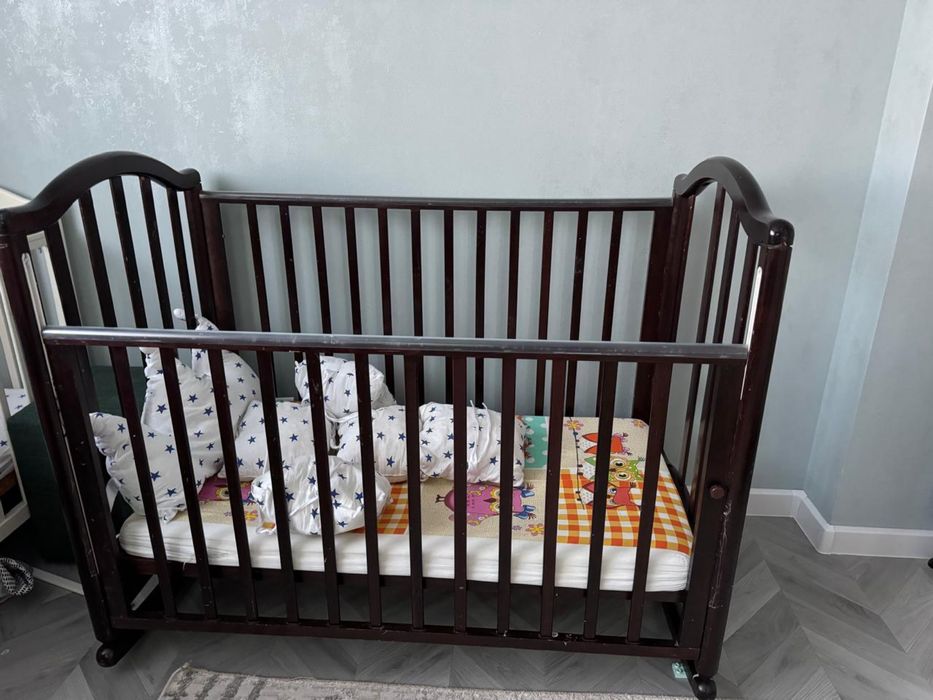 Детские кровати ( манеж )