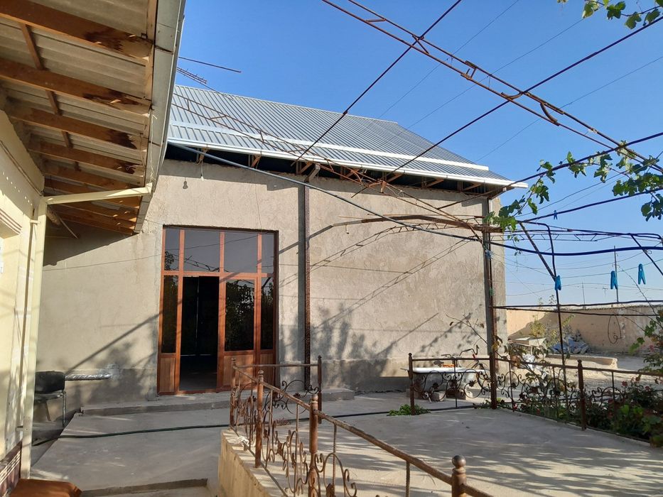 Srochni tayyor hovli sotiladi