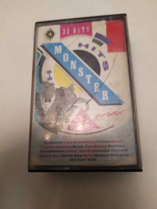 Аудио кассеты -  поп музыка и шансон