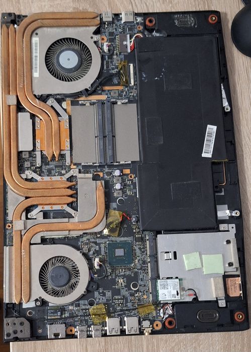 Laptop gaming MSI GF65 Thin 9SEXR – defect, pentru piese / reparații