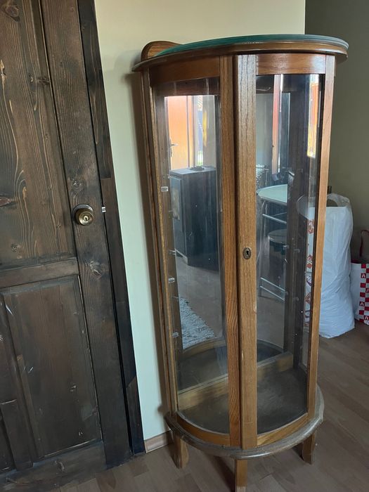 Шкаф винтидж от средата на миналия век