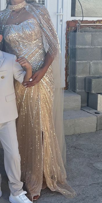 Рокля 40 размер носена за няколко часа като нова