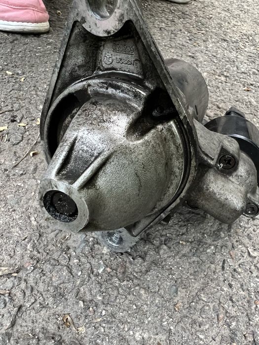Продам стартер Тойота авенсис