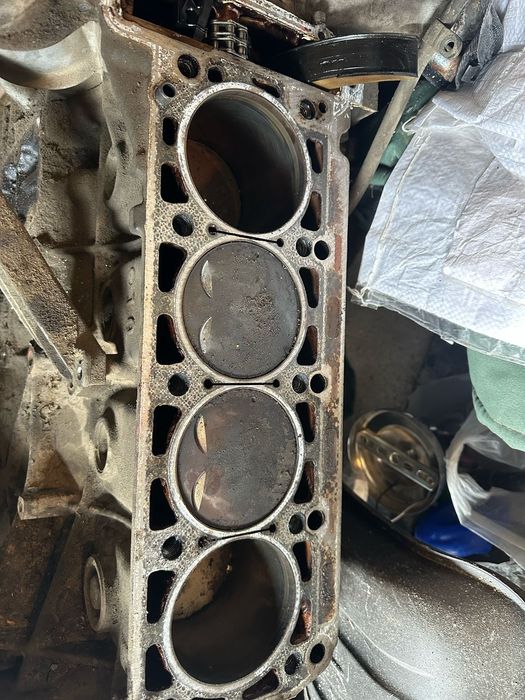 Двигатель Мерс 111