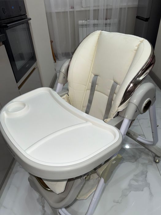 Детский стульчик для кормления