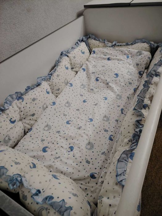 Бебешко легло с вграден скрин и чекмеджета