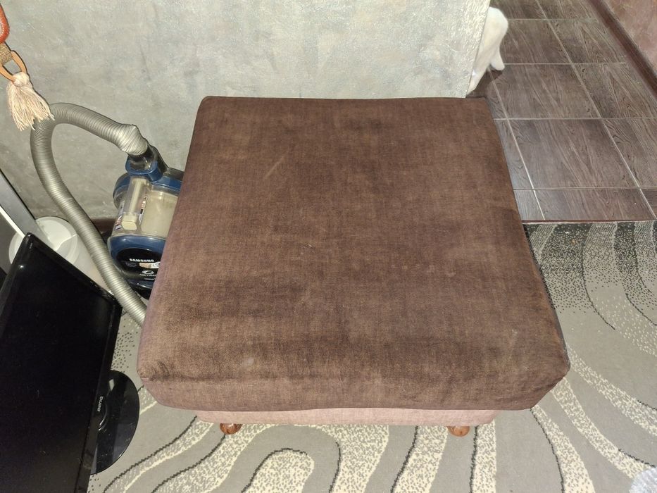 Продам кресло качалку и пуфик