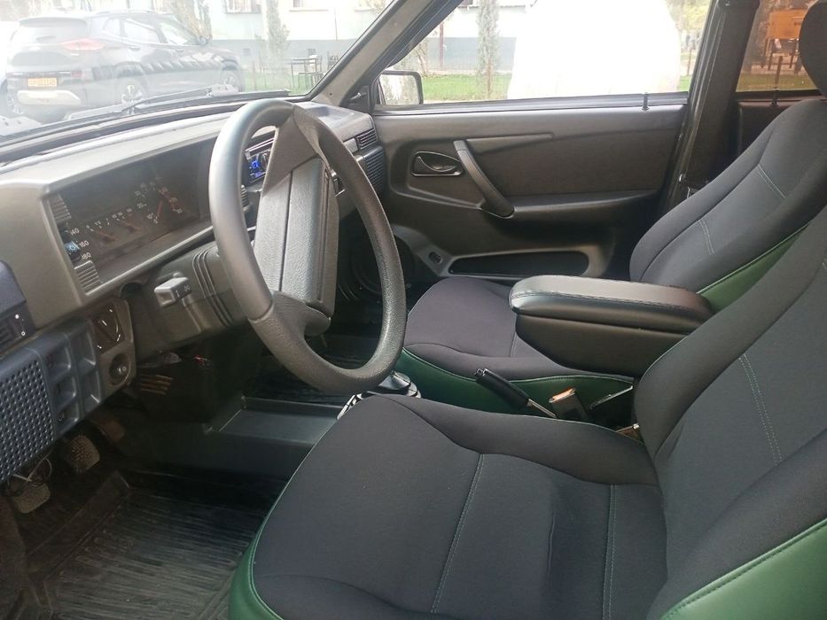 Sotiladi srochniy Lada 2000 yil xolati Yaxshi !