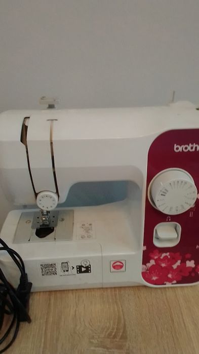 Швейная машинка,требует  регулировки