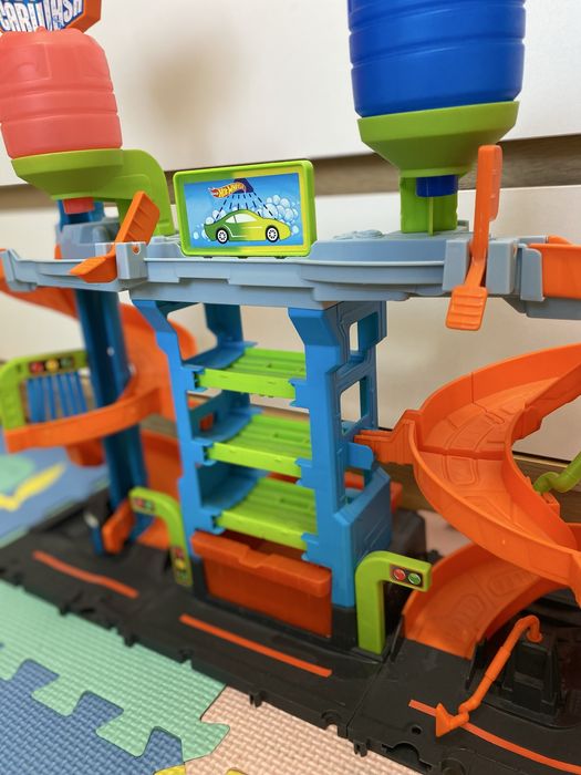 Писта Hot wheels автомивка