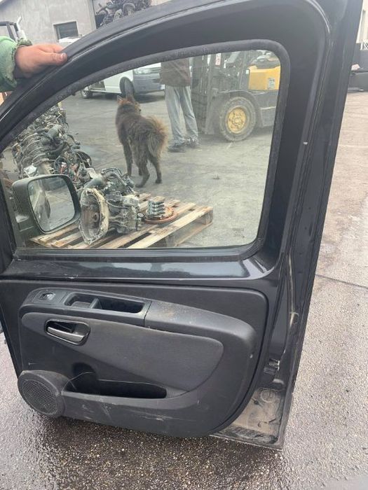 Vand usa fata dreapta Peugeot Bipper , volan pe stanga