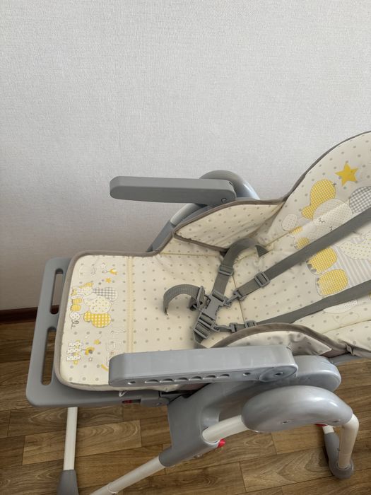 Продам стульчик для кормления