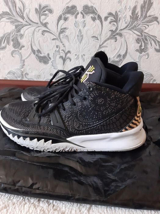 Кроссовки баскетбольные Kyrie 7