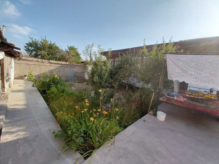 6 соту 6 хона 2 хол 1 та санузел