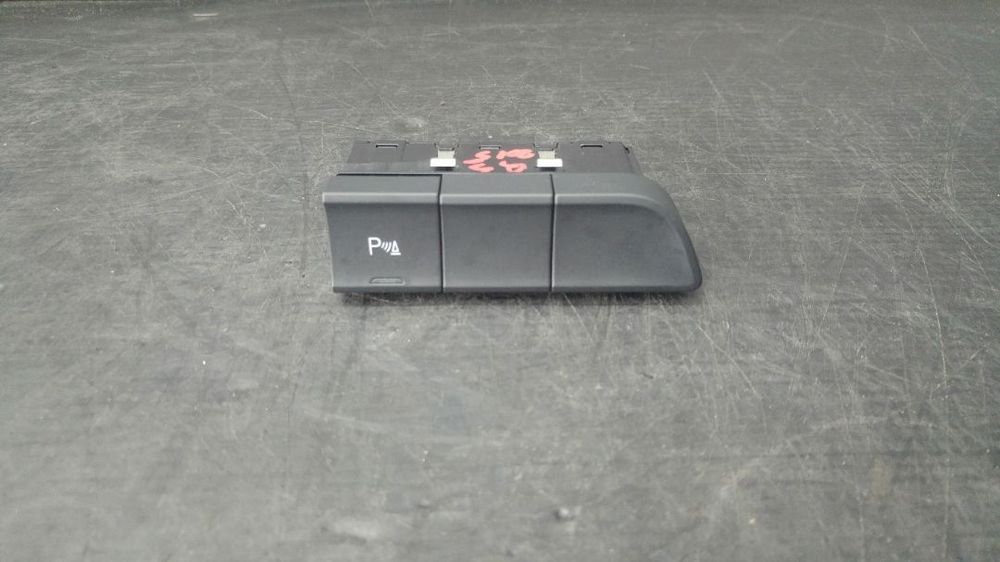 Buton senzori parcare audi q3 8u 8u0959674c