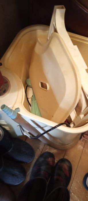 Продам телевизор и стиральную машину.