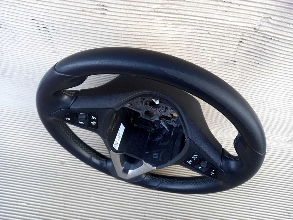 Opel Corsa E 2014--2019, volan piele cu comenzi.