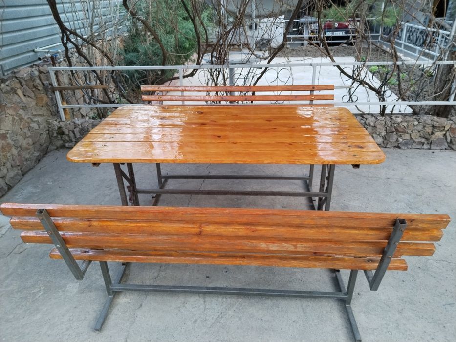 Садовый столик...